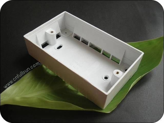 Cutie electrică din plastic